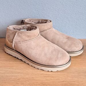 UGG Women’s 7 / EU 38 Classic Ultra Mini Shine Tan Metallic Suede Ankle Boots